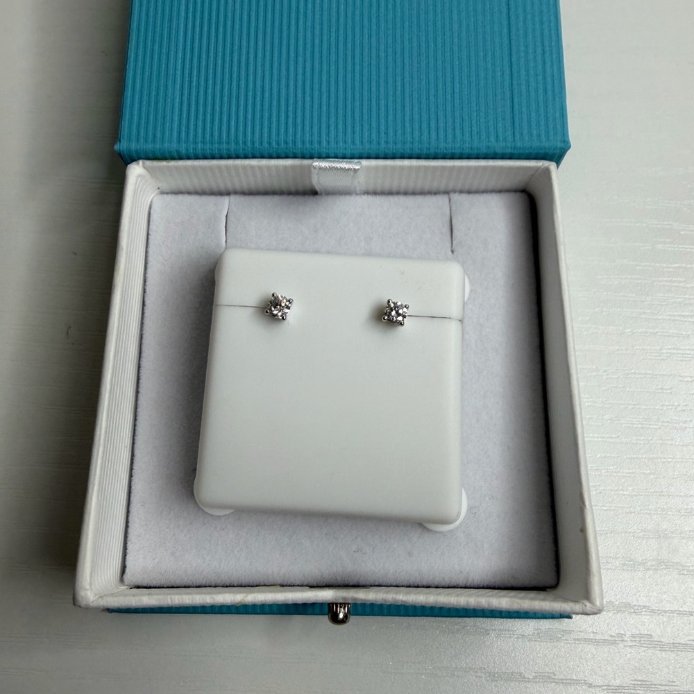 NWT Moissanite Silver Earrings